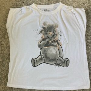 Disney White and Gray Winnie the Pooh Tee sizeXL